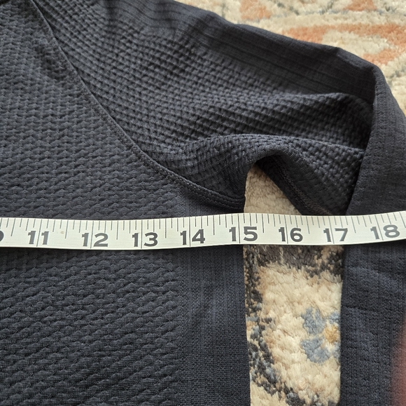 Lululemon Engineered Warmth Half zip Black Top - Picture 10 of 13